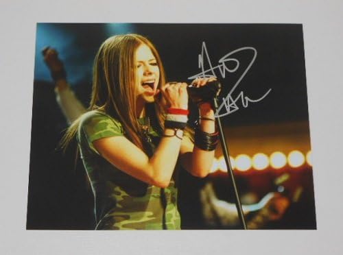 Avril Lavigne Sk8er Boi Otantik İmzalı İmzalı 8x10 Parlak Fotoğraf Loa